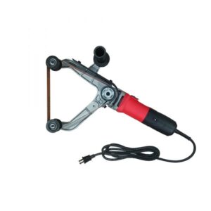 La satinadora de tubos de ABC Comercializadora Industrial es una herramienta especializada para lograr un acabado acero inoxidable satinado en perfiles tubulares. Su diseño ergonómico y disco abrasivo de alta gama permiten un proceso uniforme y rápido, ideal para pasamanos, barandales y estructuras metálicas circulares.